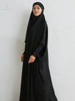 Jilbab noir, accessoire polyvalent pour toutes occasions