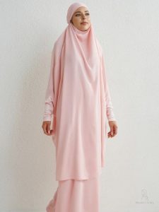 Jilbab modeste en teinte rose douce