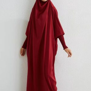 Jilbab rouge, style contemporain et chic