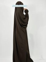 Jilbab marron, style moderne et couvrant pour un look sobre