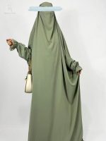Modèle de jilbab vert olive, style moderne et sobre