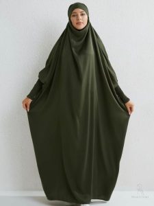 Jilbab vert en tissu léger, parfait pour les journées ensoleillées