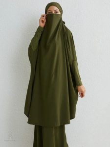 Jilbab en vert olive, parfait pour un look chic et modest