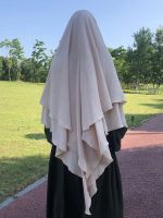 Khimar beige à 3 voiles élégant et polyvalent
