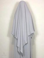 Khimar gris clair élégant et léger pour un style raffiné