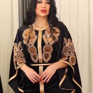 Caftan femme en noir avec détails perlés élégants