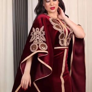 Robe caftan rouge perlé pour femme