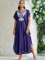 Robe djellaba bleu royal avec broderies élégantes