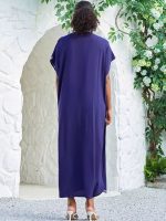 Vêtement traditionnel : djellaba bleu royal brodée