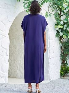 Vêtement traditionnel : djellaba bleu royal brodée