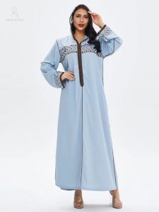 Djellaba femme élégante en couleur glacée