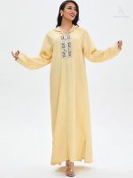 Djellaba féminine contemporaine couleur or pâle