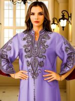 Robe d'été légère et chic en lilas floral