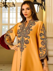 Robe djellaba traditionnelle, style safran chic