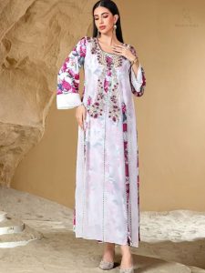Vêtement traditionnel, robe djellaba raffinée et confortable