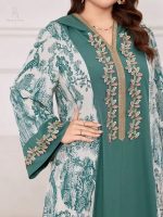 Robe djellaba aux motifs élégants et colorés