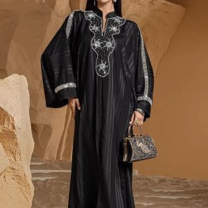 Djellaba Fadila, vêtement marocain aux détails raffinés
