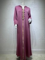 Violet Sépia, robe traditionnelle marocaine