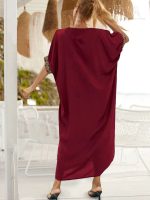 Djellaba moderne, teinte rubis pour toutes occasions