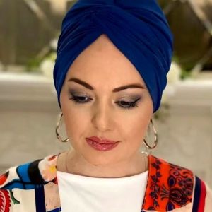 Turban hijab bleu élégant pour un style moderne